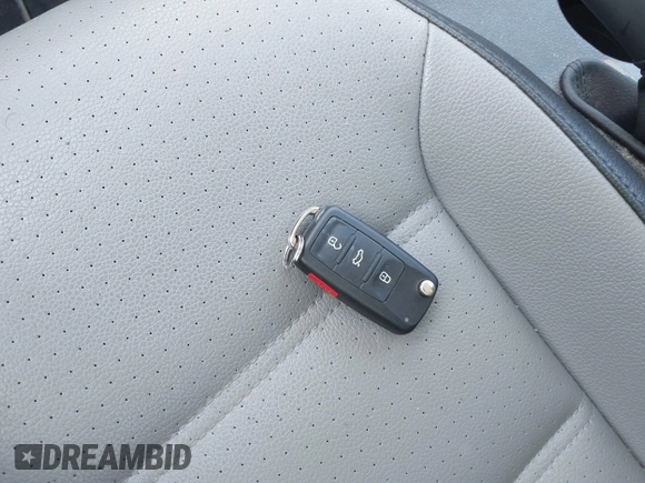 2013 Volkswagen Jetta Hybrid SE с VIN 3VW637AJXDM223583, выставлен на аукционе IAAI как лот 42246241 с пробегом 44 409 миль миль и . История ставок и продаж доступна на DreamBid. Изображение 11.
