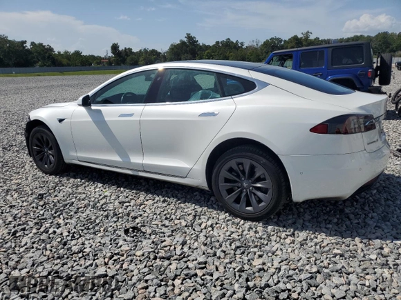 2018 Tesla Model S 75D with VIN 5YJSA1E26JF292682, listed as a Copart auction lot 62767065 with 101,433 mi miles and Salvage title. Bid and sale history available at DreamBid. Image 2.