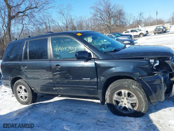 2004 Honda Pilot EX with VIN 2HKYF18544H574133, listed as a IAAI auction lot 41415703 with 217,539 mi miles. Bid and sale history available at carsss.com. Image 13.