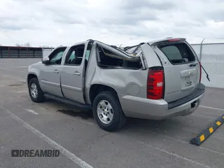 2007 Chevrolet Suburban LT с VIN 1GNFK16397J380298, выставлен на аукционе IAAI как лот 41945696 с пробегом 122 530 миль миль и . История ставок и продаж доступна на DreamBid. Изображение 3.