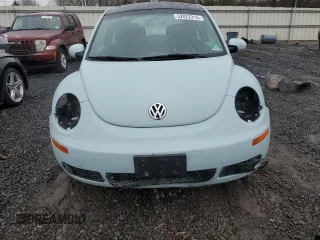 2010 Volkswagen New Beetle Coupe with VIN 3VWRG3AG3AM033487, listed as a Copart auction lot 52022215 with 109,074 mi miles and Salvage Title. Bid and sale history available at carsss.com. Image 5.