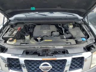 2015 Nissan Armada SV z VIN 5N1BA0ND1FN613558, wystawiony jako Copart lot #56204725 z przebiegiem 121 129 mil mil oraz Czysty tytuł • Clean title. Historia ofert i sprzedaży dostępna na DreamBid. Obrazek 12.