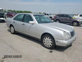 1997 Mercedes-Benz E-Class with VIN WDBJF55F3VA403290, listed as a Copart auction lot 53560555 with 0 mi miles and Clean Title. Bid and sale history available at carsss.com. Image 4.