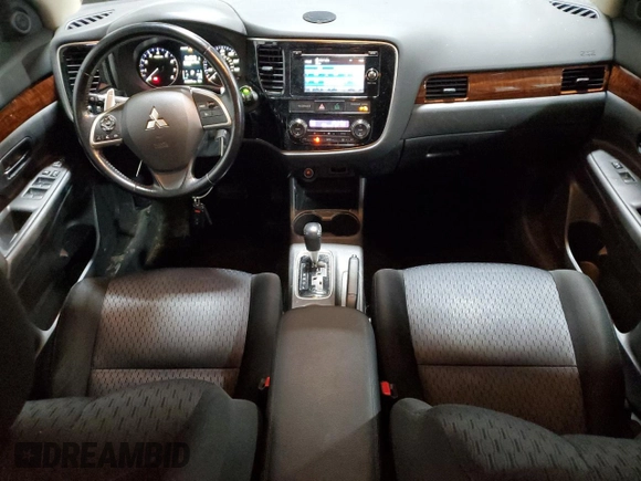2014 Mitsubishi Outlander GT z VIN JA4JZ4AX2EZ013911, wystawiony jako Copart lot #60603715 z przebiegiem 78 547 mil mil oraz Szkoda całkowita • Salvage title. Historia ofert i sprzedaży dostępna na DreamBid. Obrazek 8.