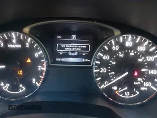 2019 Nissan Pathfinder S with VIN 5N1DR2MN7KC634136, listed as a IAAI auction lot 42195038 with 102,619 mi miles. Bid and sale history available at carsss.com. Image 7.
