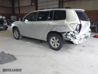 2009 Toyota Highlander with VIN JTEES41A492137521, listed as a IAAI auction lot 40456636 with 110,034 mi miles. Bid and sale history available at carsss.com. Image 3.