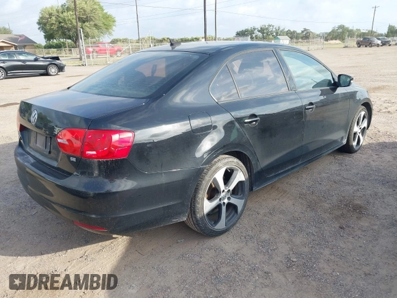 2014 Volkswagen Jetta SE with VIN 3VWD17AJ0EM381770, listed as a IAAI auction lot 42487960 with 135,747 mi miles and . Bid and sale history available at DreamBid. Image 4.