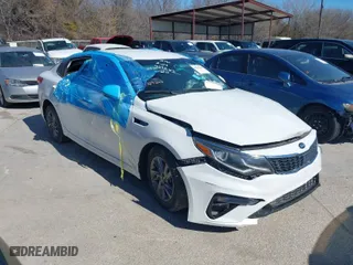 2020 Kia Optima LX with VIN 5XXGT4L38LG429263, listed as a IAAI auction lot 41704297 with 77,146 mi miles. Bid and sale history available at carsss.com. Image 1.