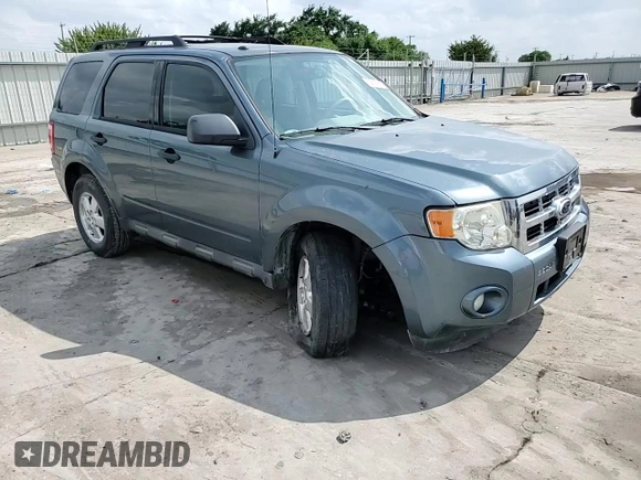 2012 Ford Escape XLT z VIN 1FMCU0DG3CKC07799, wystawiony jako Copart lot #59535605 z przebiegiem 69 378 mil mil oraz Szkoda całkowita • Salvage title. Historia ofert i sprzedaży dostępna na DreamBid. Obrazek 14.