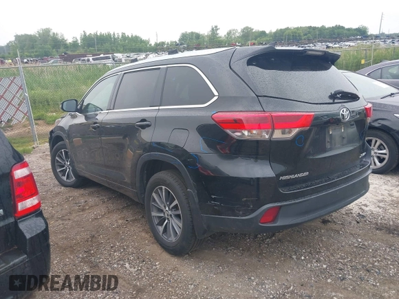 2018 Toyota Highlander SE with VIN 5TDJZRFH3JS543823, listed as a IAAI auction lot 42491705 with 110,801 mi miles and . Bid and sale history available at DreamBid. Image 3.
