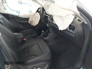 2016 Audi Q3 Premium Plus z VIN WA1EFCFS9GR008435, wystawiony jako IAAI lot #41947710 z przebiegiem 112 770 mil mil oraz . Historia ofert i sprzedaży dostępna na DreamBid. Obrazek 5.