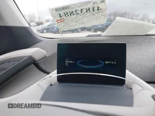 2017 BMW i3 z VIN WBY1Z8C39HV893510, wystawiony jako IAAI lot #41832884 z przebiegiem 59 166 mil mil oraz . Historia ofert i sprzedaży dostępna na DreamBid. Obrazek 7.
