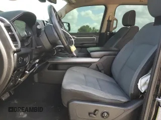 2019 Ram 1500 Big Horn z VIN 1C6RREFT5KN639838, wystawiony jako Copart lot #52424725 z przebiegiem 92 936 mil mil oraz Nie do naprawy • Non repairable. Historia ofert i sprzedaży dostępna na DreamBid. Obrazek 7.