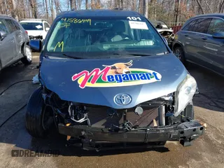 2017 Toyota Sienna XLE Auto Access Seat with VIN 5TDYZ3DCXHS792973, listed as a IAAI auction lot 41586449 with 113,125 mi miles and . Bid and sale history available at DreamBid. Image 13.