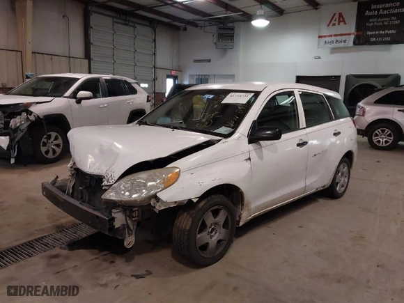 2006 Toyota Matrix STD with VIN 2T1KR32E86C572957, listed as a IAAI auction lot 41734731 with 291,433 mi miles. Bid and sale history available at carsss.com. Image 2.