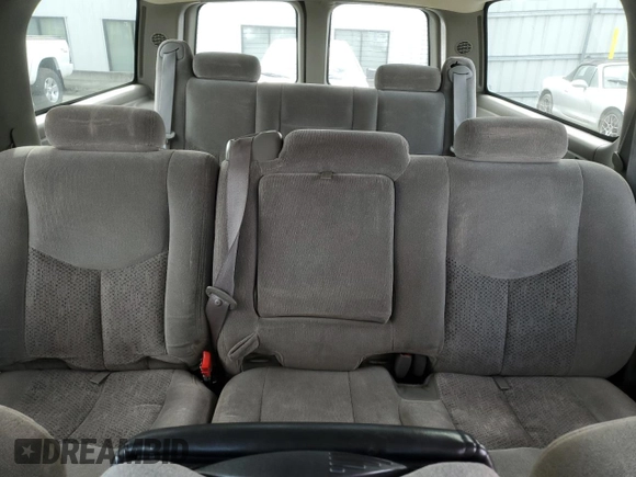 2004 Chevrolet Suburban LT with VIN 3GNEC16T84G207457, listed as a Copart auction lot 45223965 with 194,820 mi miles and Salvage Title. Bid and sale history available at carsss.com. Image 10.