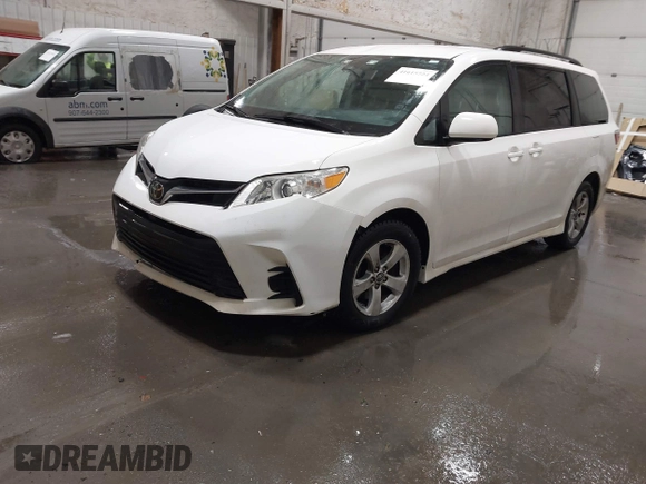 2018 Toyota Sienna LE Auto Access Seat with VIN 5TDKZ3DC4JS922290, listed as a IAAI auction lot 41615724 with 100,632 mi miles. Bid and sale history available at carsss.com. Image 17.