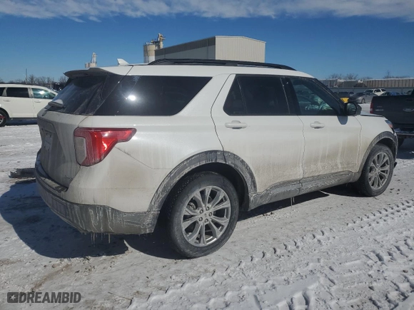 2021 Ford Explorer XLT with VIN 1FMSK8DH1MGB02093, listed as a Copart auction lot 46286405 with 64,915 mi miles and Salvage Title. Bid and sale history available at carsss.com. Image 3.