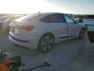 2021 Audi e-tron Sportback Prestige z VIN WA13AAGE4MB018961, wystawiony jako Copart lot #74674294 z przebiegiem Nie podano mil oraz Nie do naprawy • Non repairable. Historia ofert i sprzedaży dostępna na DreamBid. Obrazek 3.