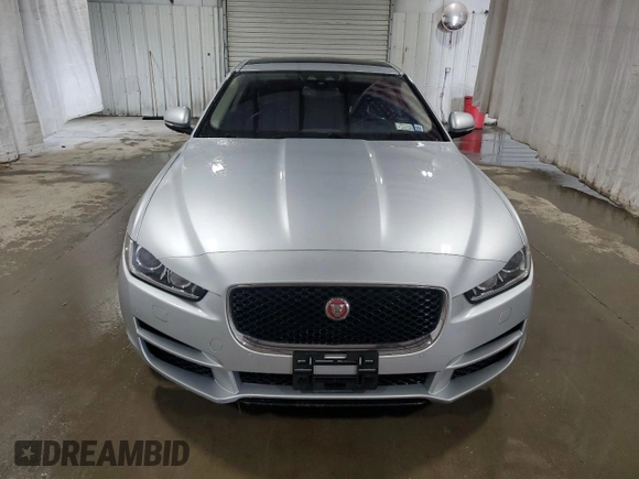 2018 Jaguar XE 35t Prestige z VIN SAJAK4EV5JCP22138, wystawiony jako Copart lot #55419435 z przebiegiem 55 109 mil mil oraz Czysty tytuł • Clean title. Historia ofert i sprzedaży dostępna na DreamBid. Obrazek 5.