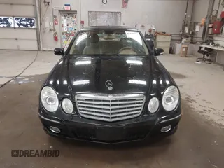 2007 Mercedes-Benz E-Class 3.5L with VIN WDBUF87XX7X214060, listed as a IAAI auction lot 41199590 with 136,011 mi miles. Bid and sale history available at carsss.com. Image 11.