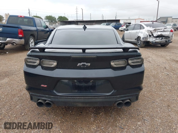 2019 Chevrolet Camaro 1SS z VIN 1G1FF1R70K0111514, wystawiony jako IAAI lot #41924277 z przebiegiem Nie podano mil oraz . Historia ofert i sprzedaży dostępna na DreamBid. Obrazek 16.
