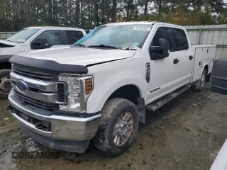 2019 Ford F-350 with VIN 1FD8W3BT8KEF59372, listed as a Copart auction lot 57202484 with 216,006 mi miles and Salvage title. Bid and sale history available at DreamBid. Image 1.