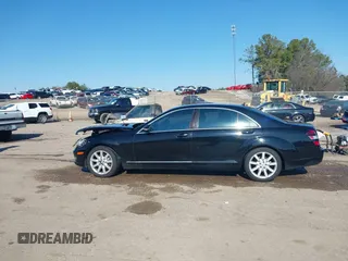 2007 Mercedes-Benz S 550 z VIN WDDNG71X97A055370, wystawiony jako IAAI lot #41163602 z przebiegiem 186 797 mil mil oraz . Historia ofert i sprzedaży dostępna na DreamBid. Obrazek 15.