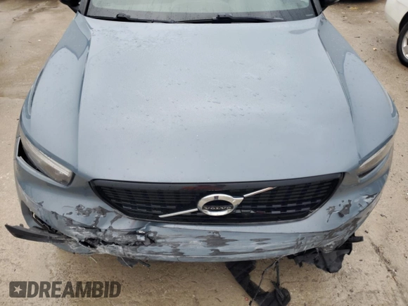 2020 Volvo XC40 R-Design with VIN YV4162UM4L2337658, listed as a Copart auction lot 61304505 with 105,673 mi miles and Salvage title. Bid and sale history available at DreamBid. Image 12.