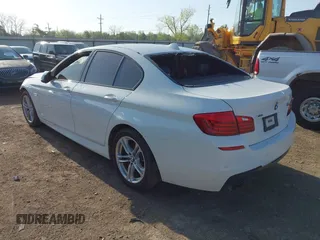 2015 BMW 5 Series 528i xDrive with VIN WBA5A7C58FD626221, listed as a IAAI auction lot 41984654 with 157,578 mi miles and . Bid and sale history available at carsss.com. Image 3.