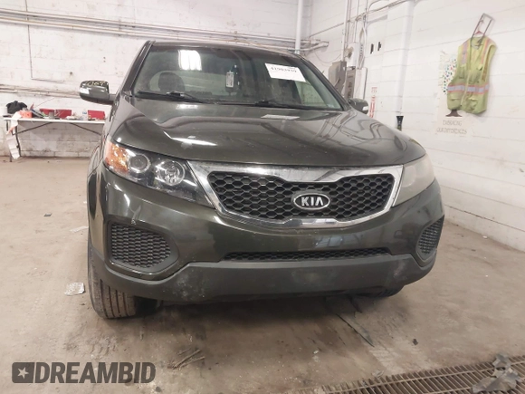 2012 Kia Sorento LX with VIN 5XYKTDA63CG264158, listed as a IAAI auction lot 41903939 with 162,633 mi miles. Bid and sale history available at carsss.com. Image 6.