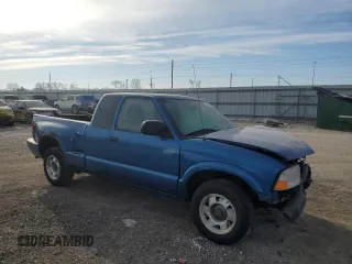 2000 GMC Sonoma SLS w/1SF Pkg with VIN 1GTCS1951Y8177018, listed as a Copart auction lot 41595295 with 117,167 mi miles and Salvage Title. Bid and sale history available at carsss.com. Image 4.
