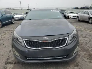 2015 Kia Optima LX z VIN KNAGM4A70F5554315, wystawiony jako Copart lot #57434125 z przebiegiem 109 200 mil mil oraz Czysty tytuł • Clean title. Historia ofert i sprzedaży dostępna na DreamBid. Obrazek 5.