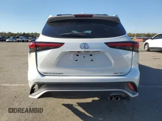 2022 Toyota Highlander XSE z VIN 5TDLZRBH7NS195870, wystawiony jako Copart lot #82544134 z przebiegiem 33 590 mil mil oraz Nie do naprawy • Non repairable. Historia ofert i sprzedaży dostępna na DreamBid. Obrazek 6.