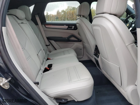 2023 Porsche Cayenne with VIN WP1AA2AY8PDA07877, listed as a Copart auction lot 77680334 with 22,398 mi miles and Salvage Title. Bid and sale history available at carsss.com. Image 10.