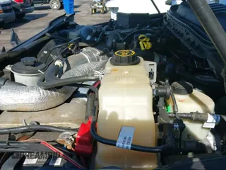 2017 Ford F-250 Lariat z VIN 1FT7W2BT9HEB26842, wystawiony jako IAAI lot #43073857 z przebiegiem 116 456 mil mil oraz . Historia ofert i sprzedaży dostępna na DreamBid. Obrazek 19.