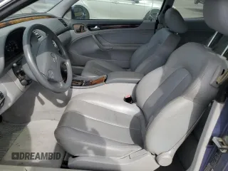 2000 Mercedes-Benz CLK 320/430 z VIN WDBLJ65G4YF149361, wystawiony jako Copart lot #46554435 z przebiegiem 97 779 mil mil oraz Czysty tytuł • Clean title. Historia ofert i sprzedaży dostępna na DreamBid. Obrazek 7.