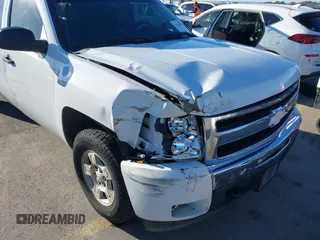 2009 Chevrolet Silverado 1500 LT with VIN 3GCEC23JX9G130616, listed as a IAAI auction lot 41410807 with 143,731 mi miles. Bid and sale history available at carsss.com. Image 6.