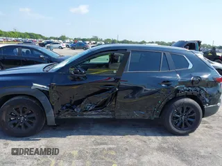 2025 Mazda CX-50 S Premium z VIN 7MMVABDM6SN348791, wystawiony jako IAAI lot #42340944 z przebiegiem 6202 mil mil oraz . Historia ofert i sprzedaży dostępna na DreamBid. Obrazek 6.