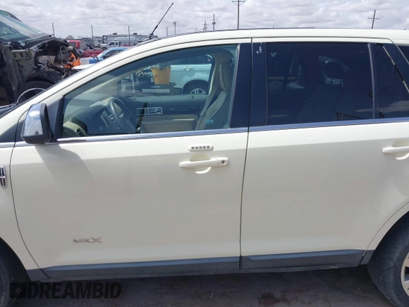 2008 Lincoln MKX with VIN 2LMDU88C88BJ15930, listed as a IAAI auction lot 41949307 with 146,255 mi miles. Bid and sale history available at carsss.com. Image 14.
