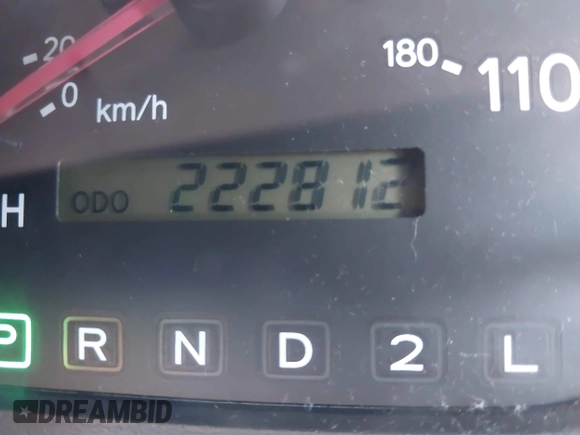 2000 Toyota Sienna CE with VIN 4T3ZF19C6YU220808, listed as a IAAI auction lot 41250496 with 222,812 mi miles. Bid and sale history available at carsss.com. Image 15.