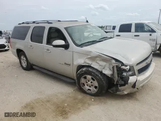 2009 Chevrolet Suburban LT w/2LT with VIN 1GNFC26039R231768, listed as a Copart auction lot 50708945 with 198,620 mi miles and Salvage Title. Bid and sale history available at carsss.com. Image 4.