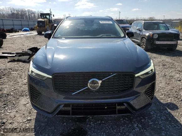 2024 Volvo XC60 Plus Dark Theme with VIN YV4L12RL3R1916064, listed as a Copart auction lot 45733155 with 5,095 mi miles and Salvage Title. Bid and sale history available at carsss.com. Image 5.