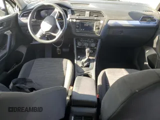 2023 Volkswagen Tiguan S z VIN 3VVRB7AXXPM133914, wystawiony jako Copart lot #61831495 z przebiegiem 46 450 mil mil oraz Szkoda całkowita • Salvage title. Historia ofert i sprzedaży dostępna na DreamBid. Obrazek 8.