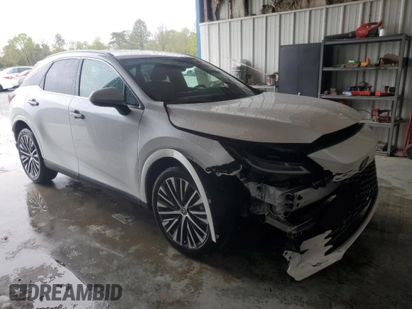2024 Lexus RX 350 z VIN 2T2BAMBAXRC036523, wystawiony jako Copart lot #52019005 z przebiegiem 15 688 mil mil oraz Szkoda całkowita • Salvage title. Historia ofert i sprzedaży dostępna na DreamBid. Obrazek 4.