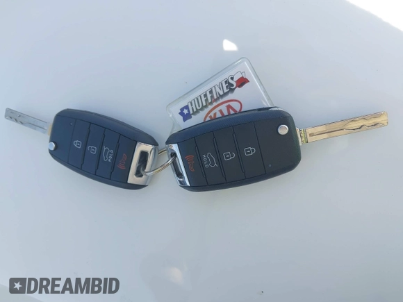 2016 Kia Soul + z VIN KNDJP3A56G7275580, wystawiony jako IAAI lot #41840328 z przebiegiem 94 859 mil mil oraz . Historia ofert i sprzedaży dostępna na DreamBid. Obrazek 11.