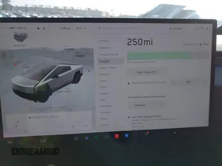 2024 Tesla Cybertruck с VIN 7G2CEHEDXRA050258, выставлен на аукционе IAAI как лот 41200586 с пробегом 495 миль миль и . История ставок и продаж доступна на DreamBid. Изображение 17.