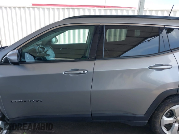 2019 Jeep Compass Altitude z VIN 3C4NJCBB7KT833187, wystawiony jako IAAI lot #41852079 z przebiegiem 73 949 mil mil oraz . Historia ofert i sprzedaży dostępna na DreamBid. Obrazek 14.