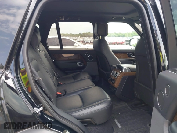 2018 Land Rover Range Rover with VIN SALGR2RV7JA395524, listed as a IAAI auction lot 42298825 with 103,310 mi miles and . Bid and sale history available at DreamBid. Image 8.