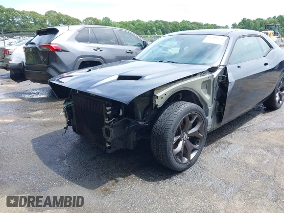 2018 Dodge Challenger SXT z VIN 2C3CDZAG1JH143140, wystawiony jako IAAI lot #42289674 z przebiegiem 79 764 mil mil oraz . Historia ofert i sprzedaży dostępna na DreamBid. Obrazek 6.